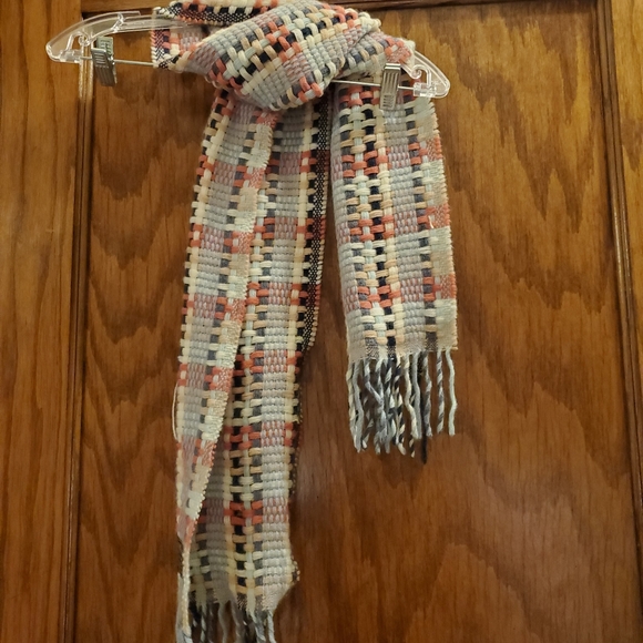 🍂🍁🍂Scarf. Made in Italy. Soft, 60" long, muted oranges and blues, warm❄️🌡 - Picture 3 of 4